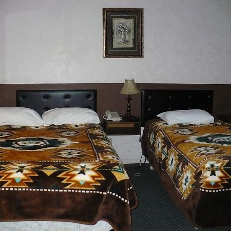 Sheridan Lawrence M Hotel Fort Vermilion Bagian luar foto