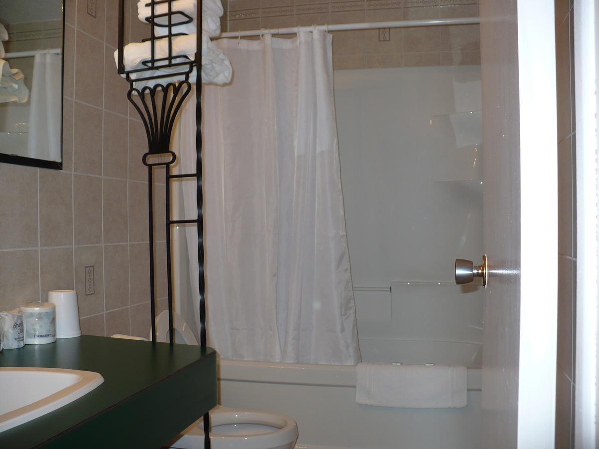 Sheridan Lawrence M Hotel Fort Vermilion Bagian luar foto